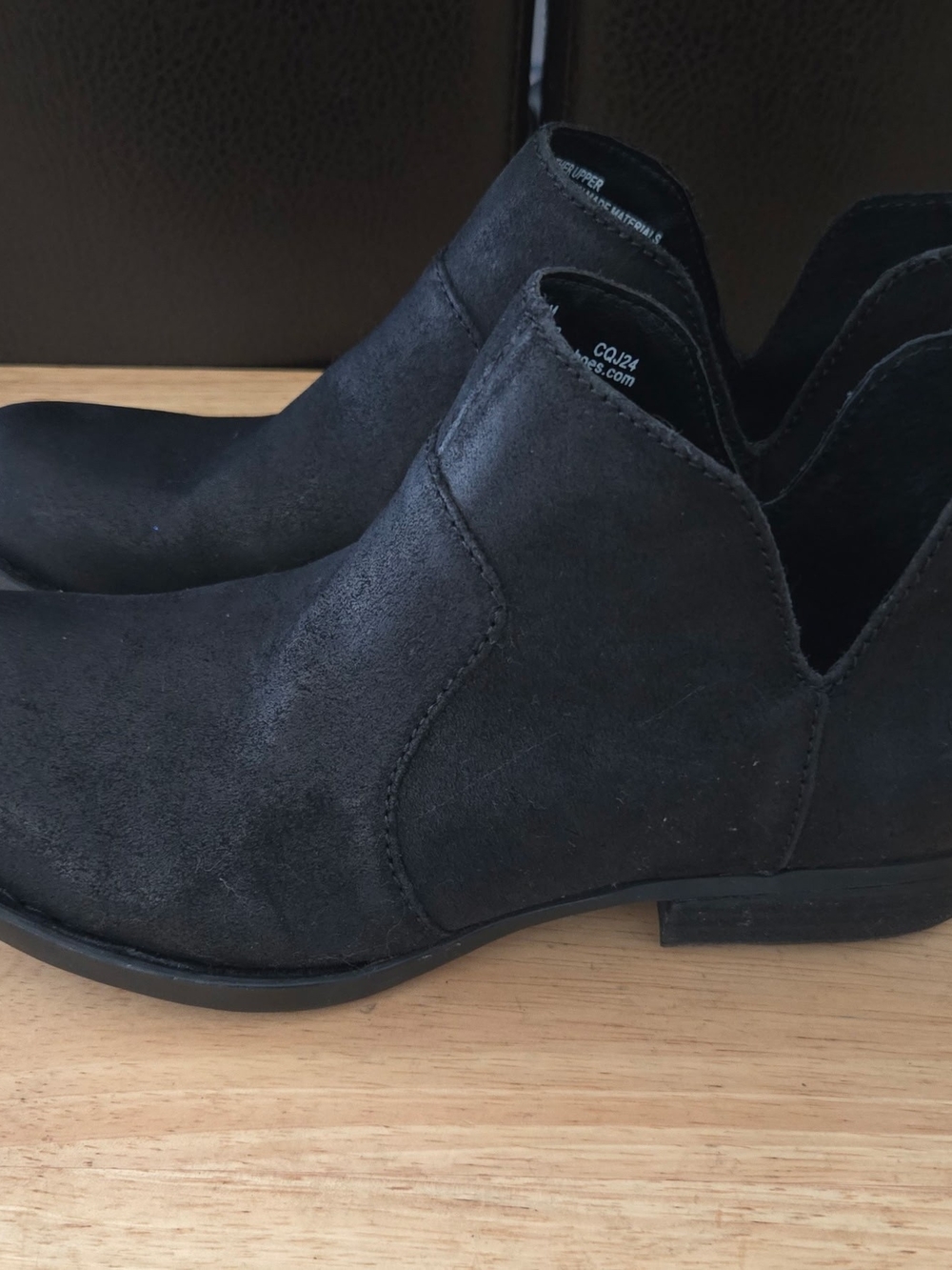 Born Women's Kerri Distressed Booties Size 6.5